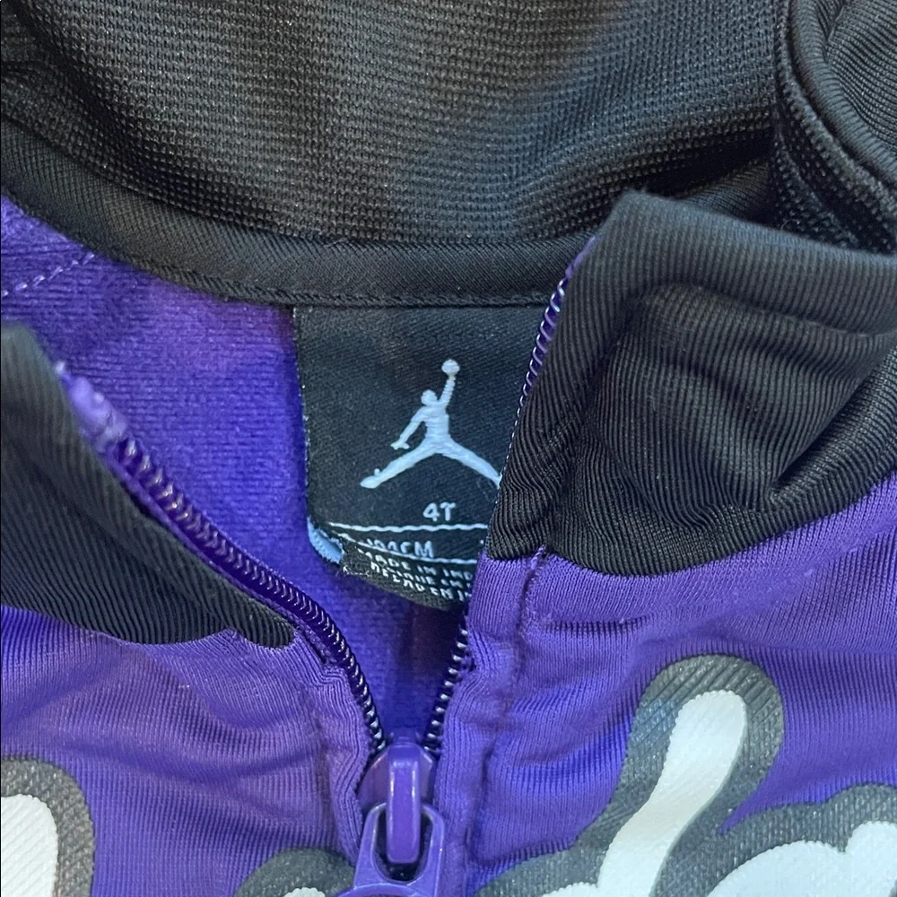 Girl’s Jordan Dri-Fit Zip Up Jacket/Coat. Size 4T. Excellent Condition.
